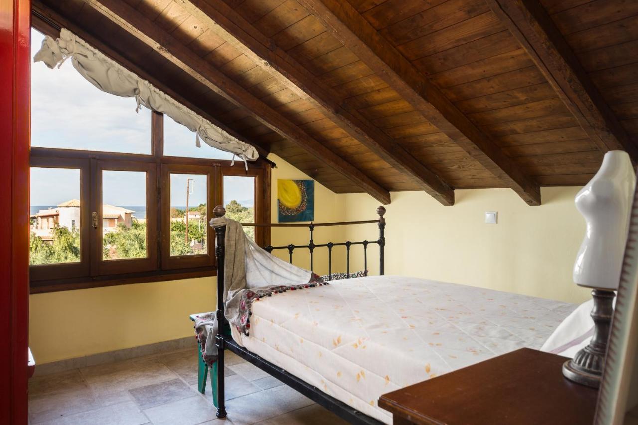Beachfront Villa Meliti Agios Matthaios  Экстерьер фото