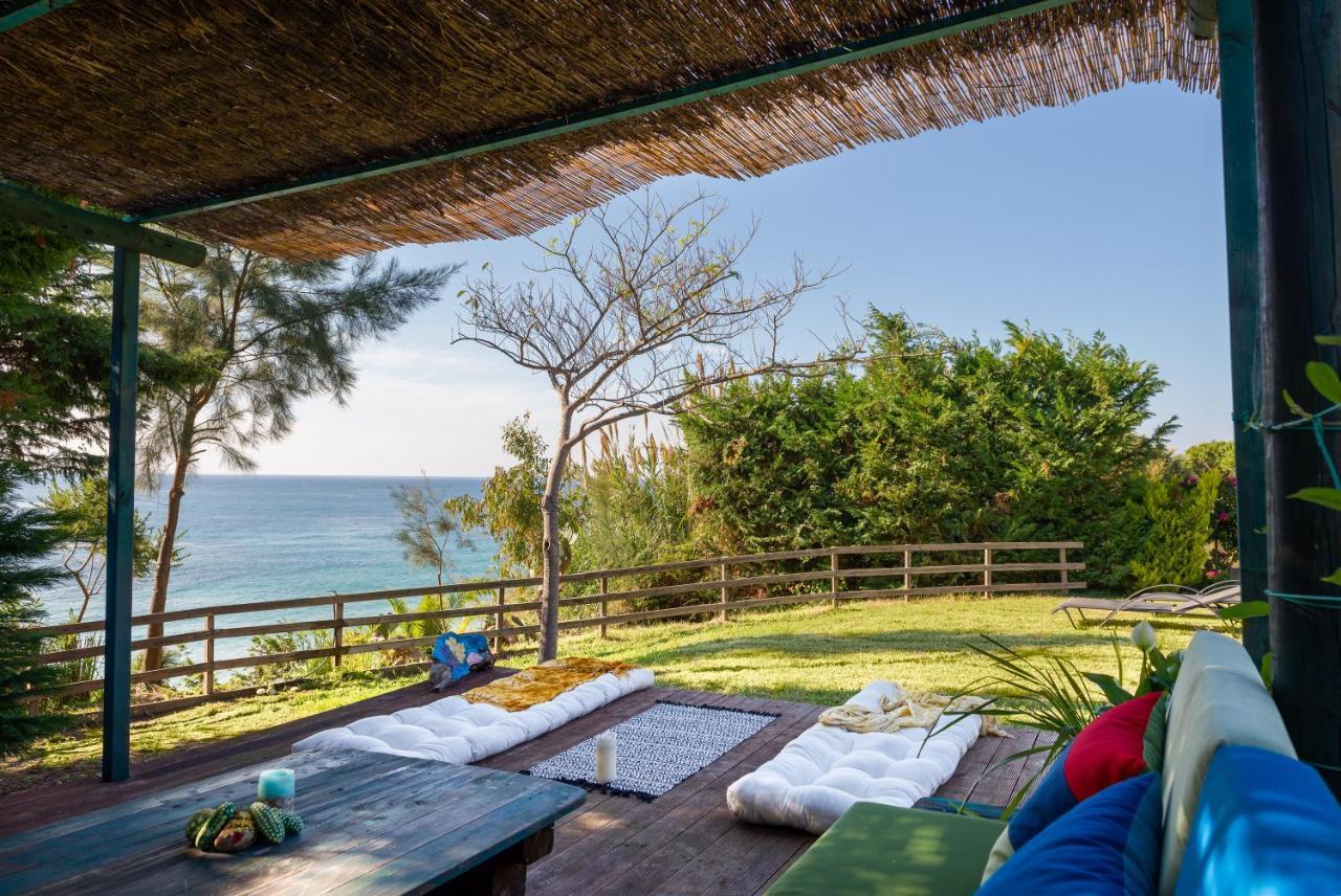 Beachfront Villa Meliti Agios Matthaios  Экстерьер фото
