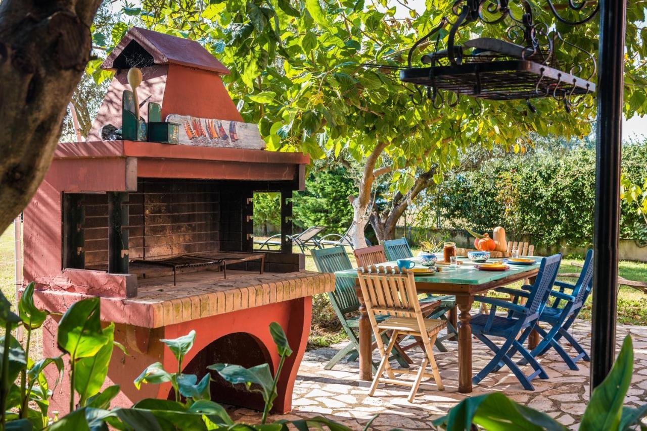 Beachfront Villa Meliti Agios Matthaios  Экстерьер фото