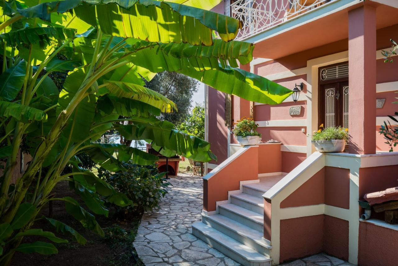 Beachfront Villa Meliti Agios Matthaios  Экстерьер фото