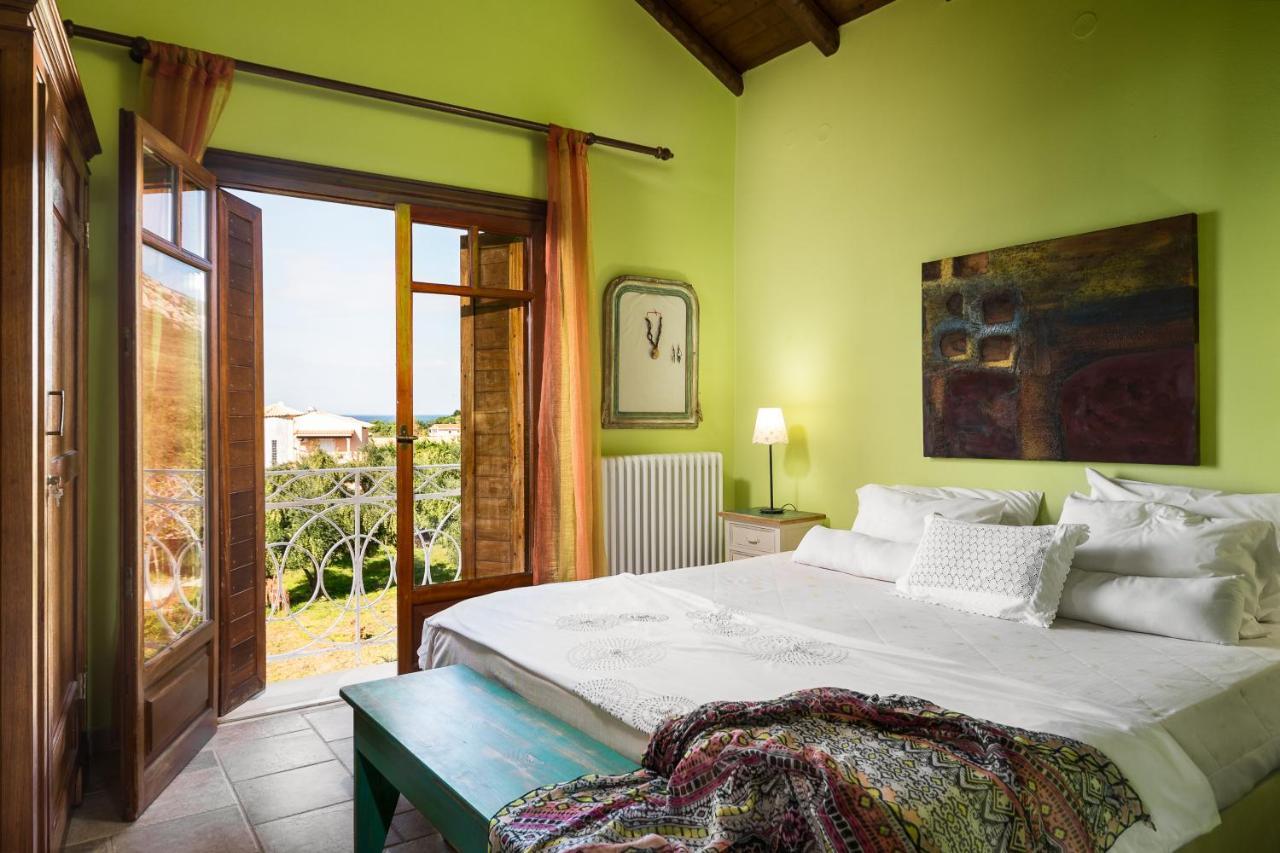 Beachfront Villa Meliti Agios Matthaios  Экстерьер фото